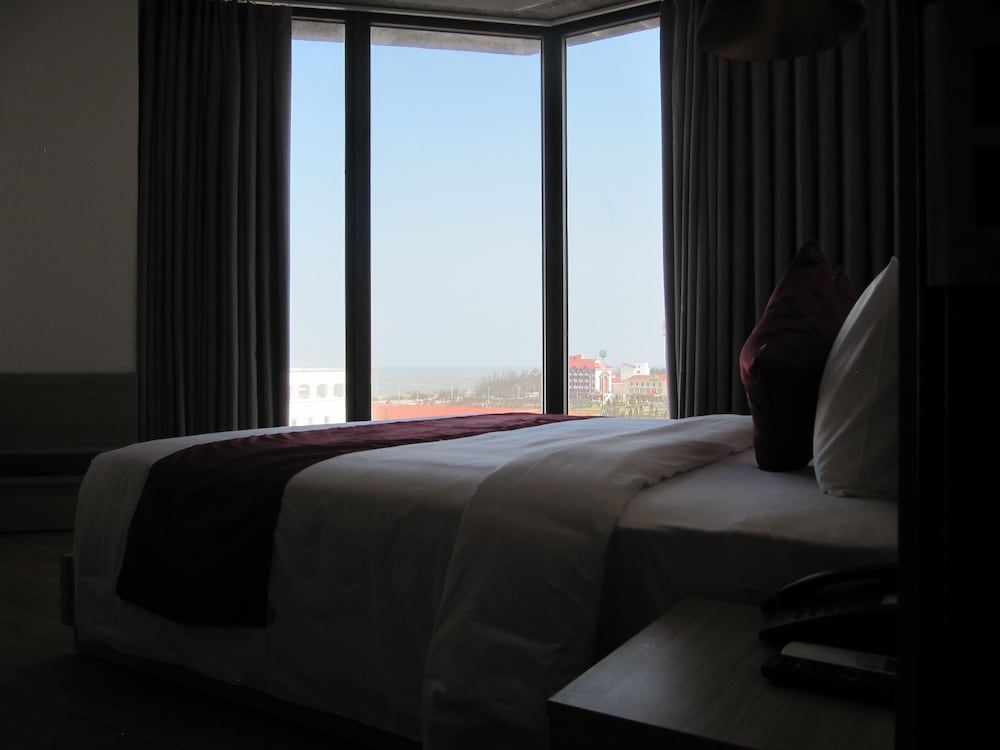 Suite, 1 King Bed, Sea View