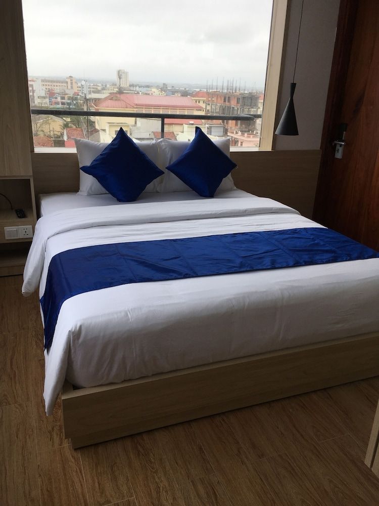 Suite, 1 King Bed, Sea View