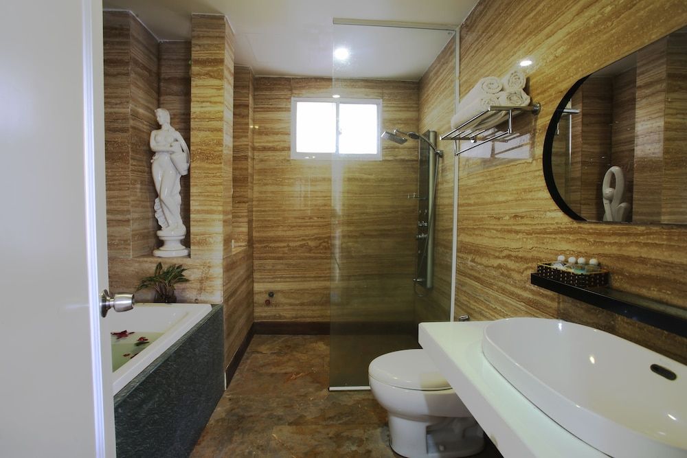 undefined Daystar Hotel 9