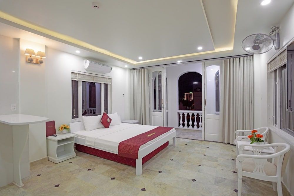 undefined Daystar Hotel 4