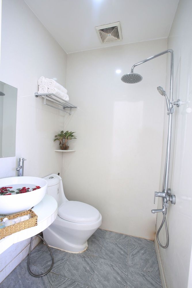 undefined Daystar Hotel 10