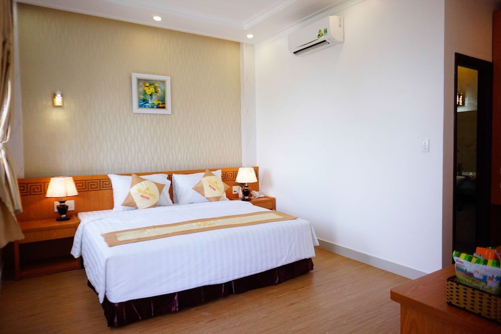 Standard Room (2)