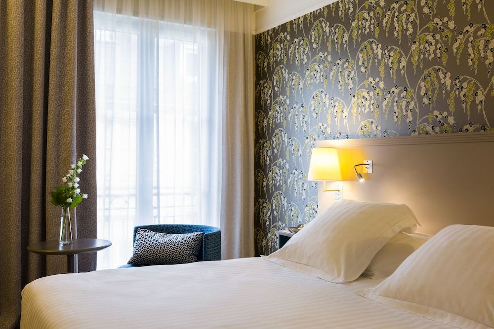 Oceania Hôtel de France Nantes Deluxe Double or Twin Room 2