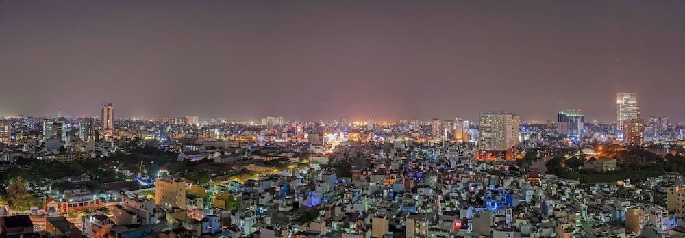 undefined Saigon City View Apartment & Pool 4