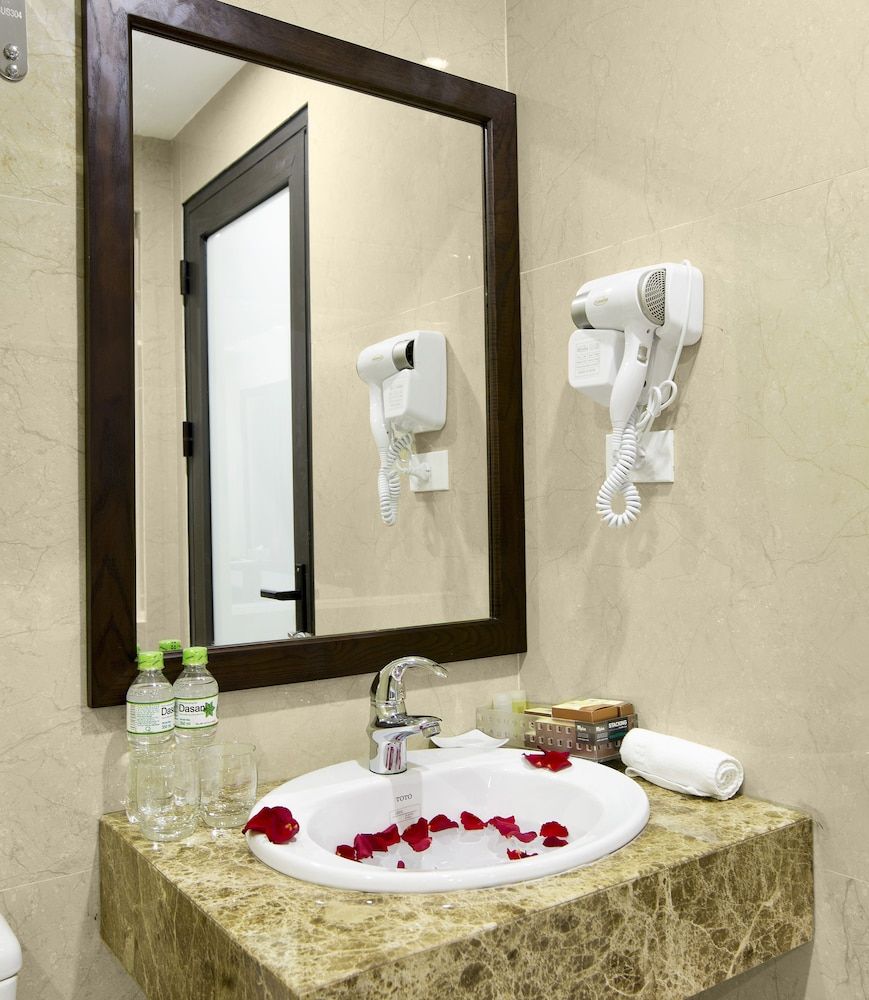 Blubiz Hotel My Dinh Song Da Deluxe Room 9