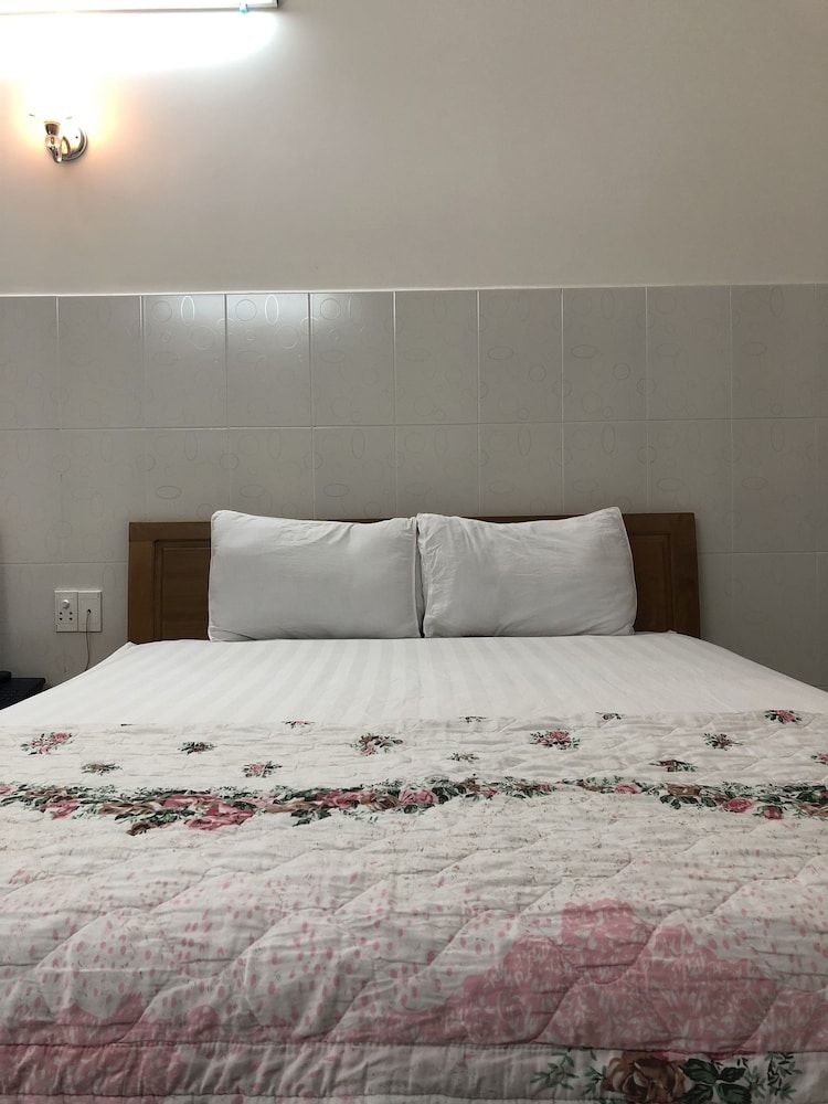 undefined Saigon River Hotel 4