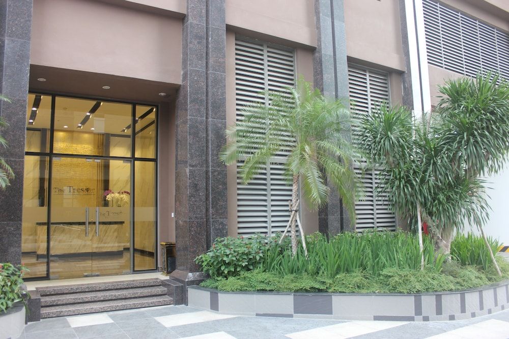 undefined The Tresor 5