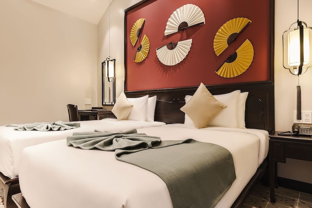 Deluxe Twin Room (Garden View or City View)