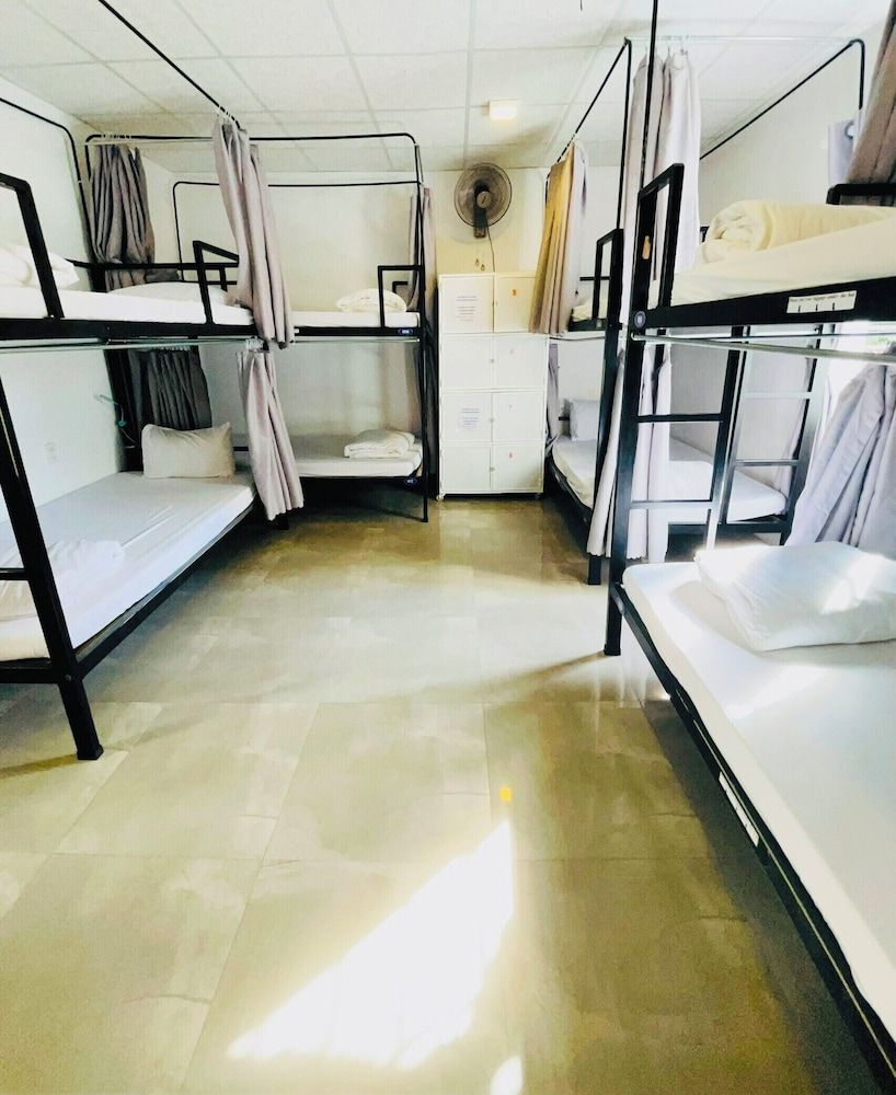 Shark Hotel - Hostel