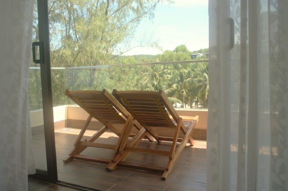 Coral Bay Resort Superior Double Room, Balcony 2