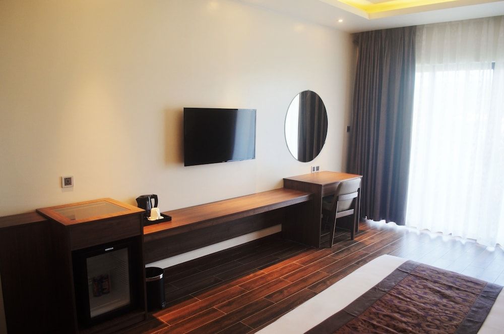 Coral Bay Resort Superior Double Room, Balcony 5