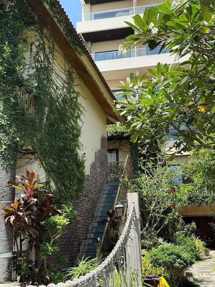 undefined Coral Bay Resort 7