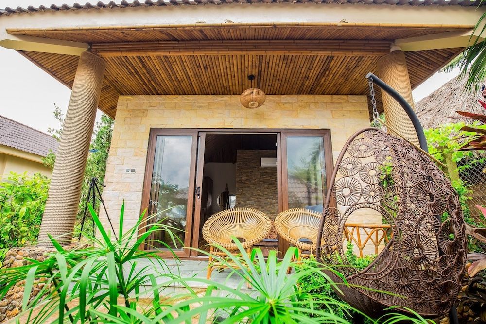 undefined Coral Bay Resort 4