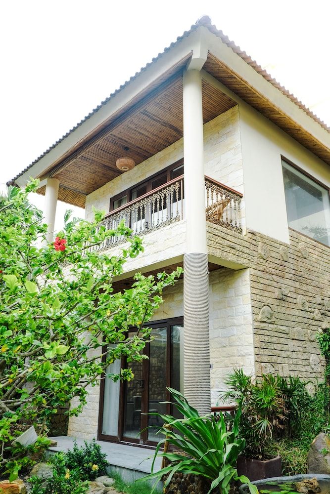 undefined Coral Bay Resort 2