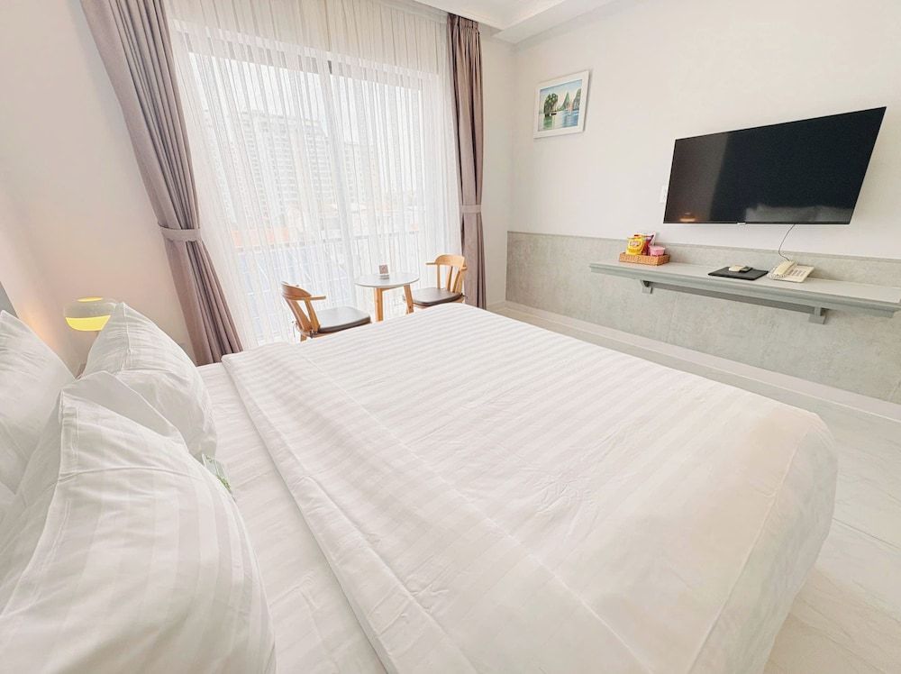 Fide Hotel Superior Double Room, 1 King Bed, City View 10