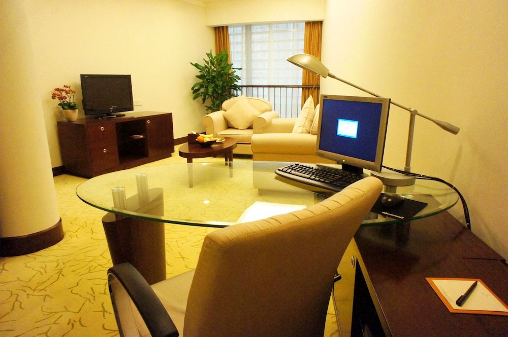 Ruitai Hongqiao Hotel Deluxe Suite 5