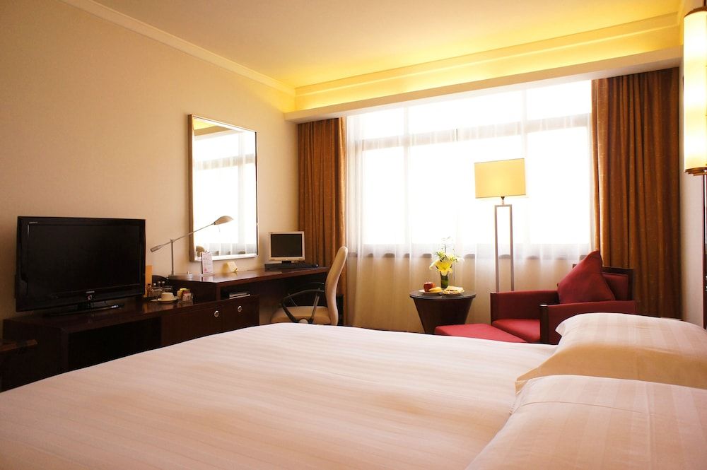 Ruitai Hongqiao Hotel Superior Double Room