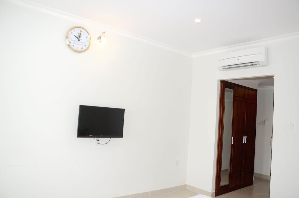 Huynh Duc Hotel Deluxe Double Room 8