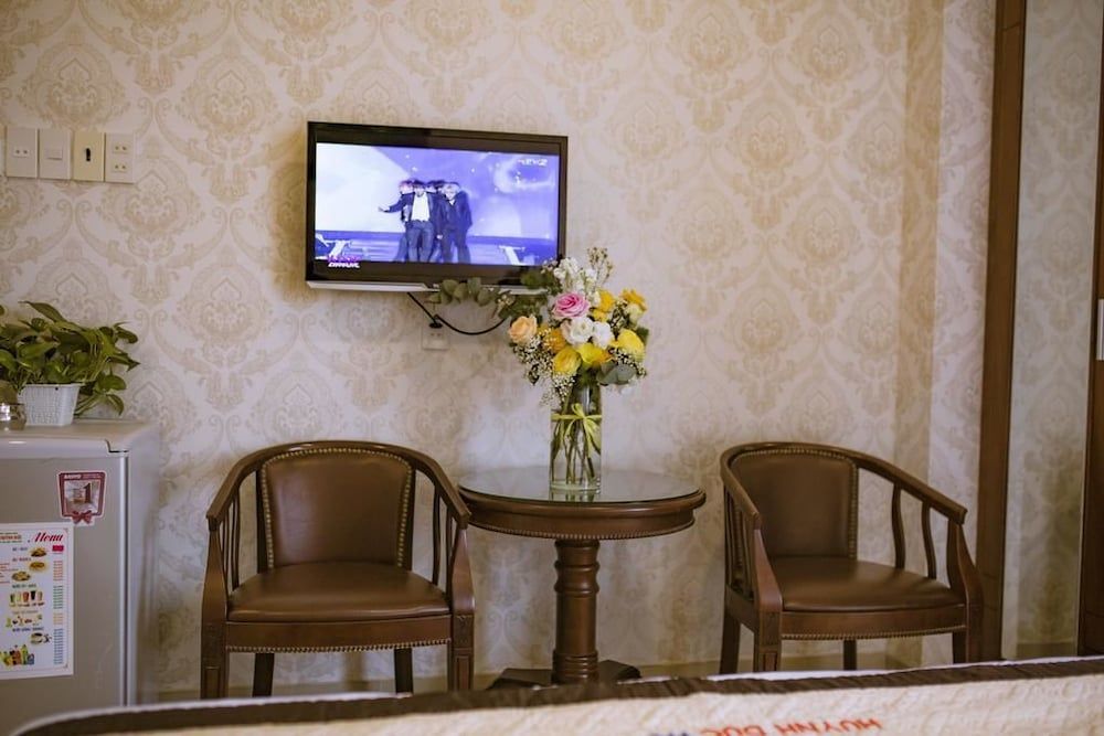 Huynh Duc Hotel Standard Double Room 7
