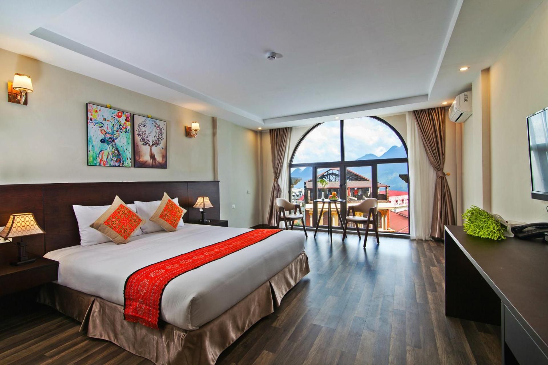 Deluxe King Room