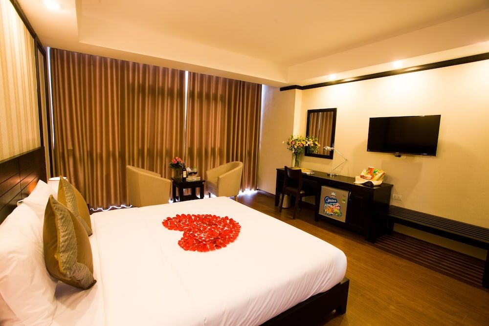 undefined Top Hotel 3