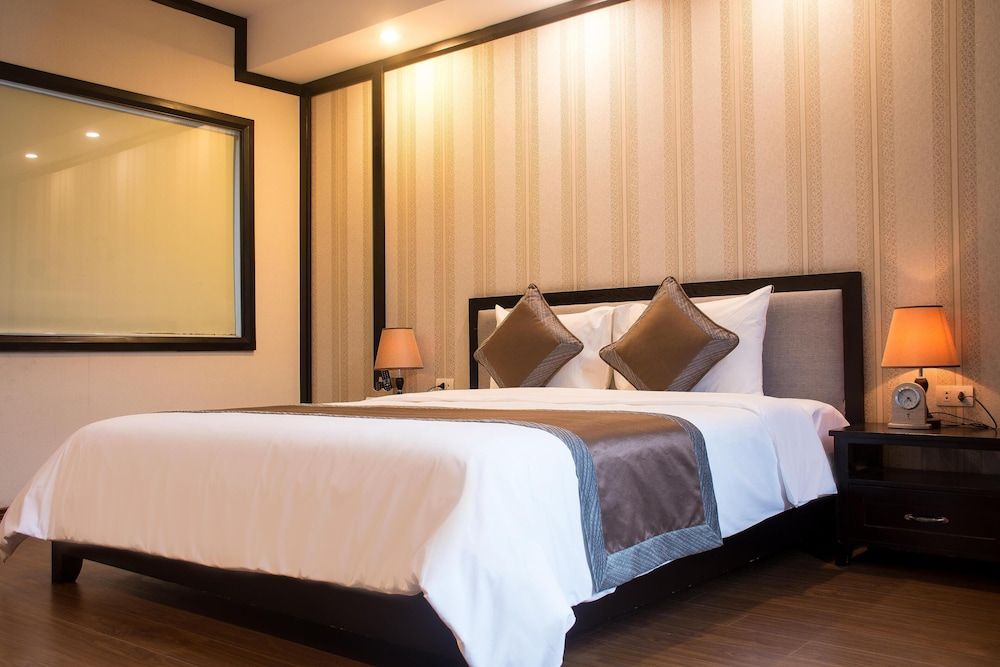 undefined Top Hotel 9