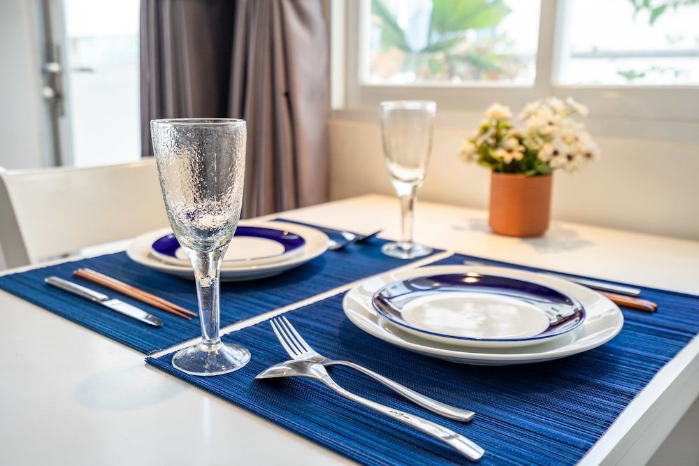 White Home Standard Studio, 1 Queen Bed 3