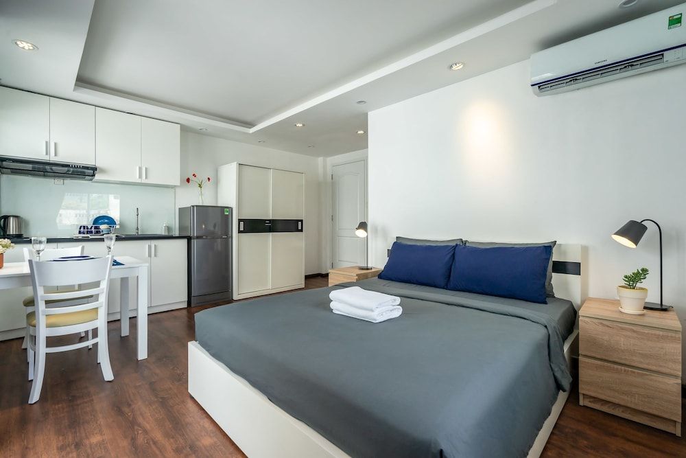 White Home Standard Studio, 1 Queen Bed 7