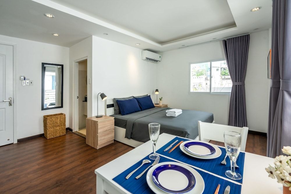 White Home Standard Studio, 1 Queen Bed