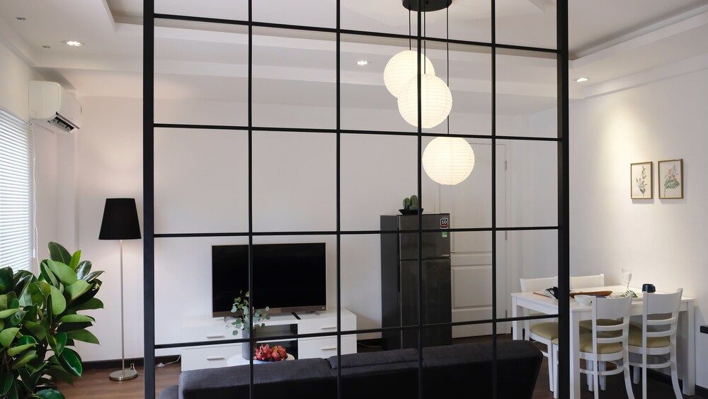 undefined White Home 4