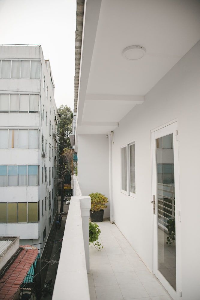 undefined White Home 9