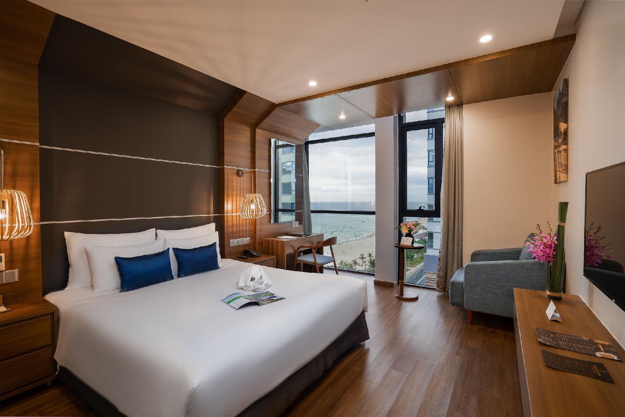 undefined HAIAN Beach Hotel & Spa 9