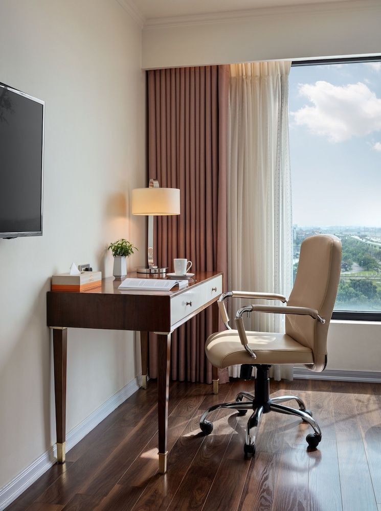 Ravatel Luxury Hotel Bac Giang Deluxe Double Room, City View 6