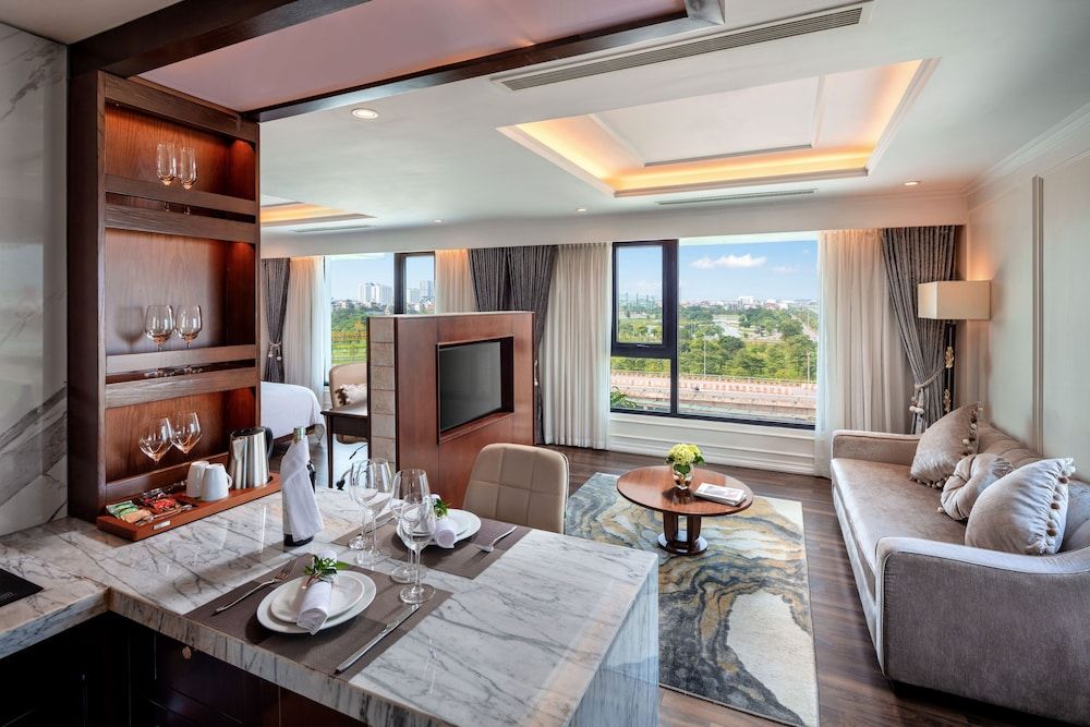 Ravatel Luxury Hotel Bac Giang Presidential Double Room, 1 Bedroom, Kitchen, Park View 3