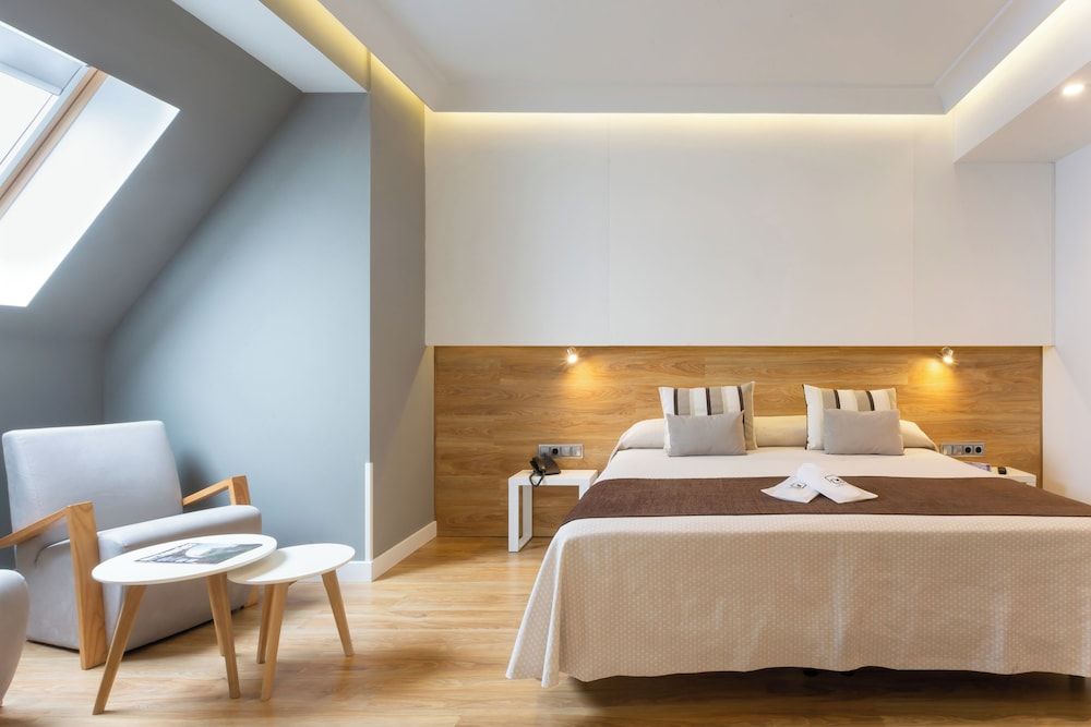 Hotel Monte Carmelo Standard Double Room 8