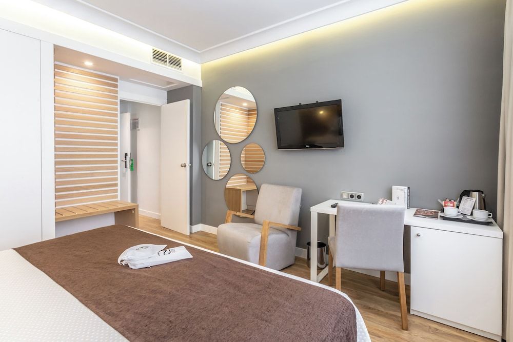 Hotel Monte Carmelo Standard Double Room 7