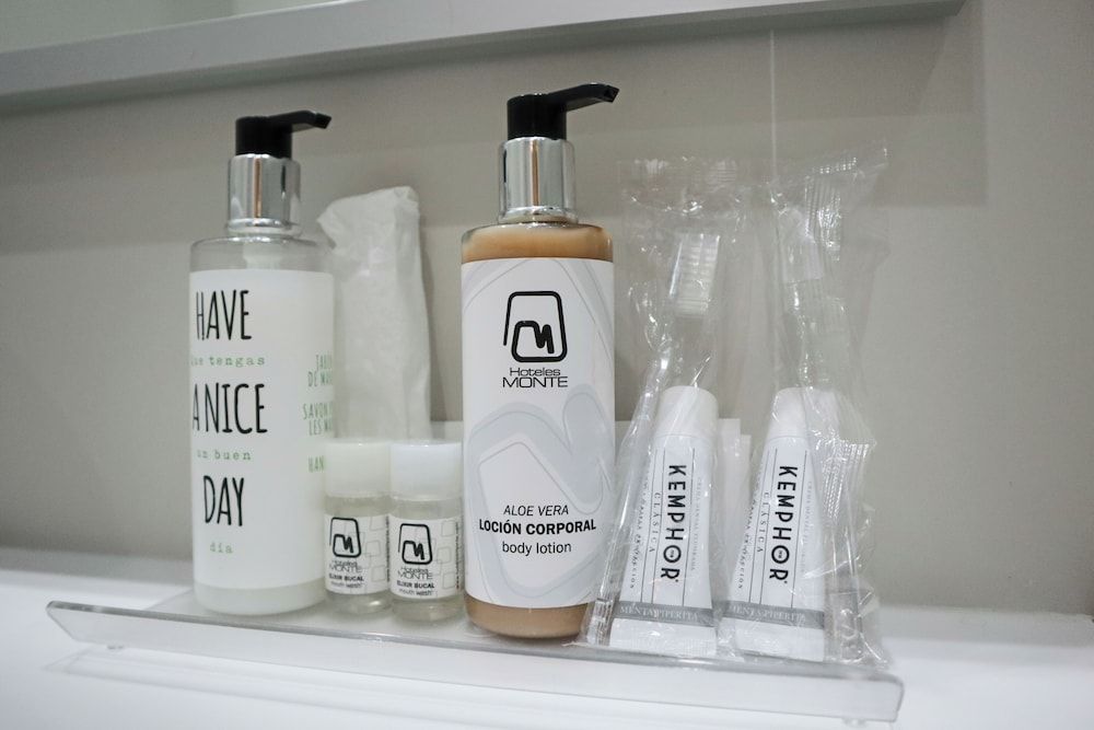 Hotel Monte Carmelo Standard Double Room 12