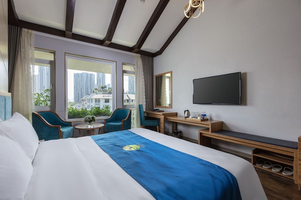 undefined Oriana Hotel 10