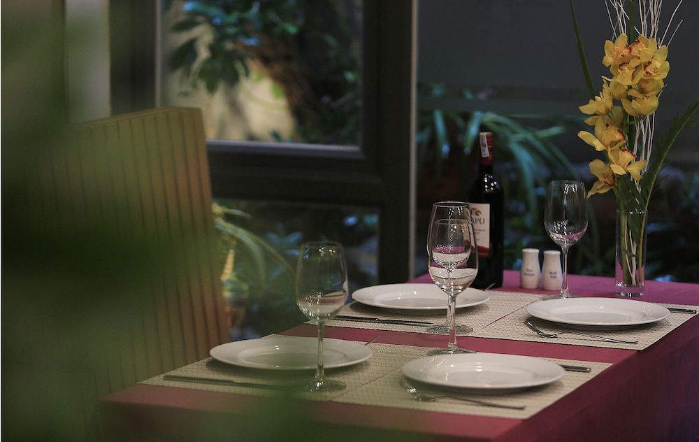 undefined Oriana Hotel 8