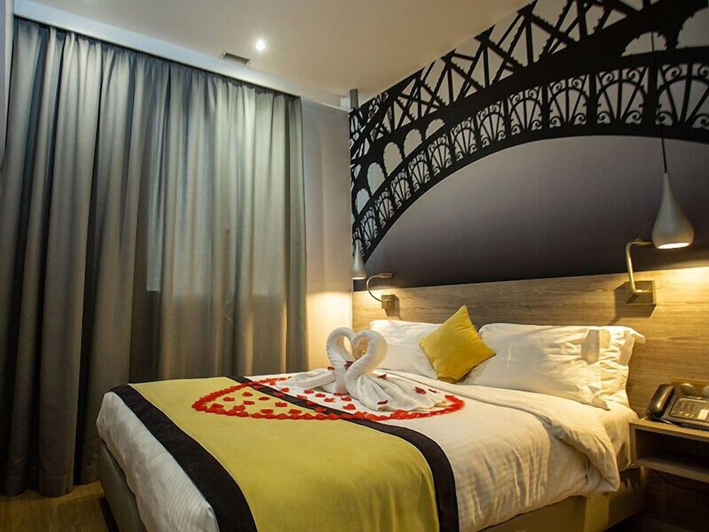 Le Louvre Hôtel & Spa Standard Room 2