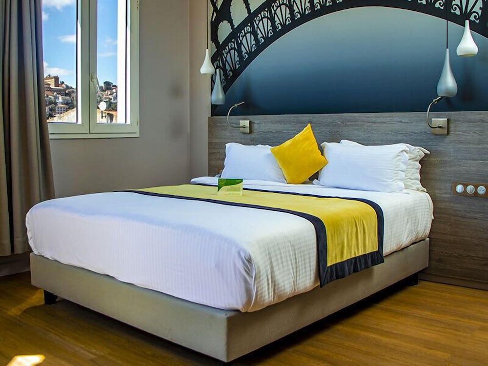 Le Louvre Hôtel & Spa Standard Room 3