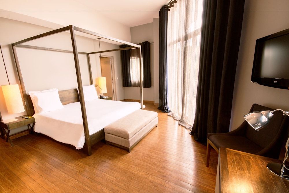 Le Louvre Hôtel & Spa Superior Room 5