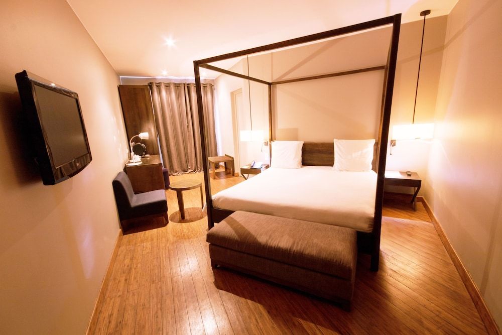 Le Louvre Hôtel & Spa Superior Room 4