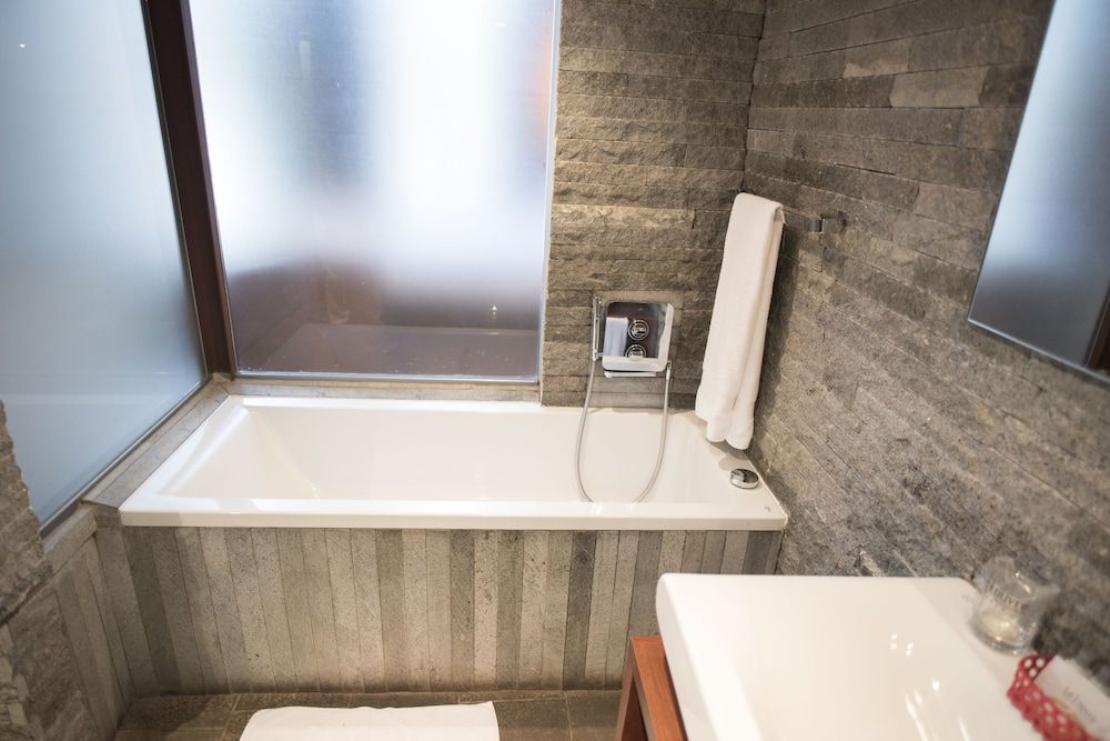 Le Louvre Hôtel & Spa Suite 8