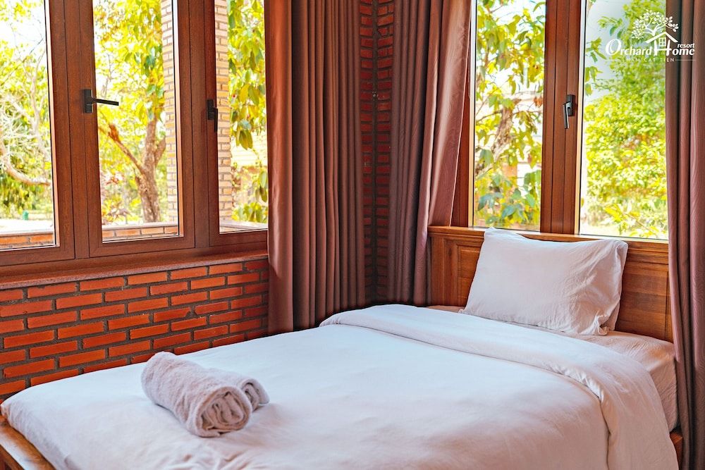 Orchard Home Resort Nam Cat Tien Superior Twin Room 2