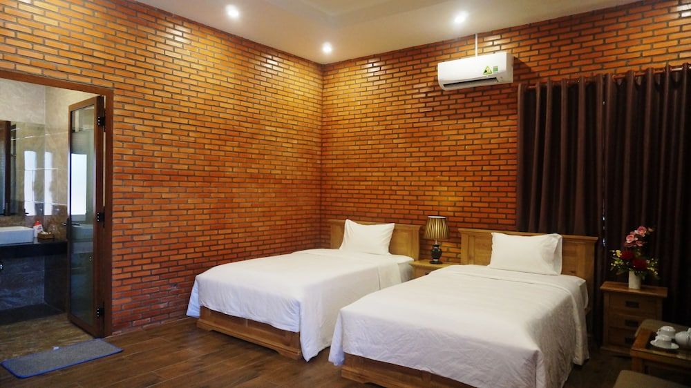 Orchard Home Resort Nam Cat Tien Superior Twin Room 4