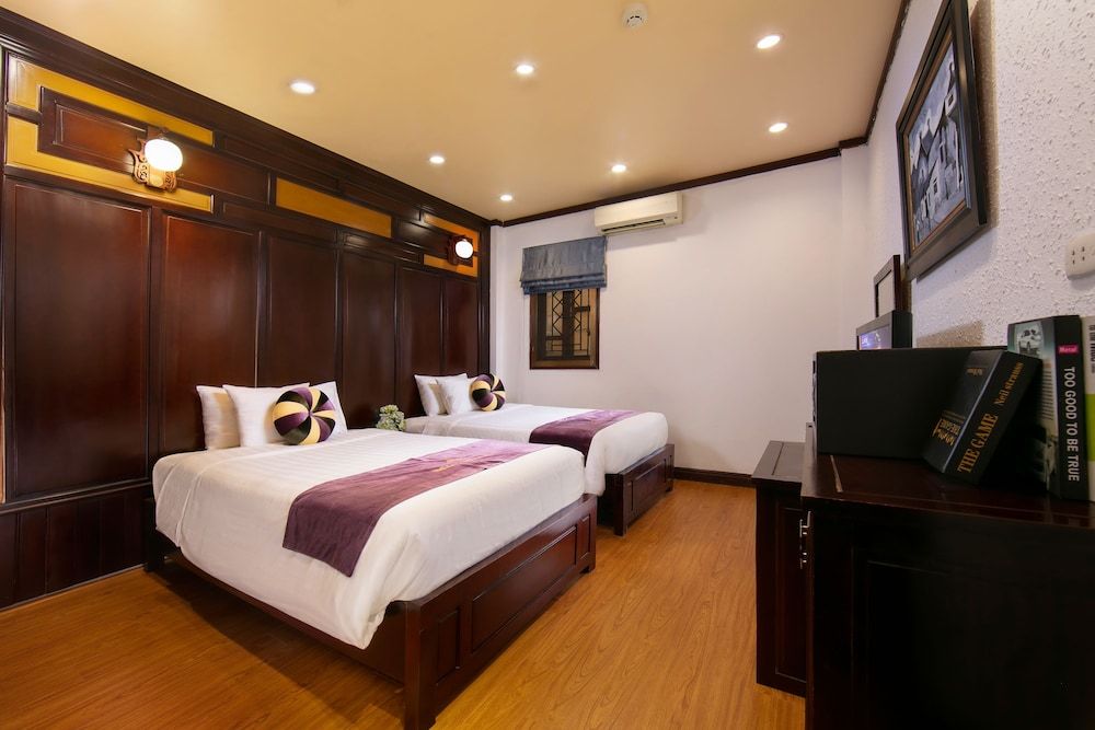 Impressive Boutique Hotel Deluxe Twin Room 4