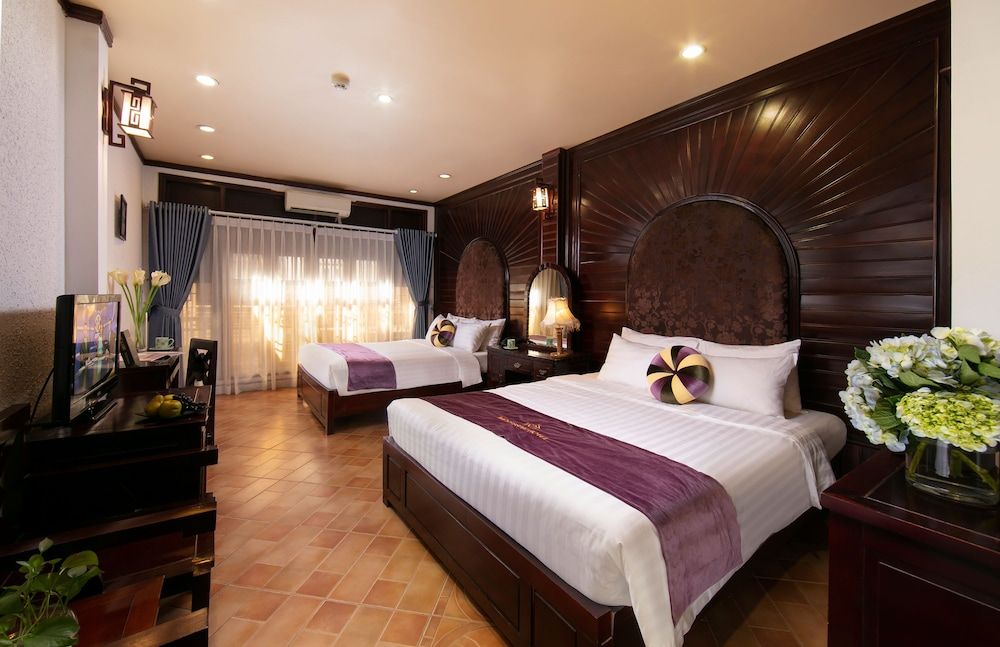 Impressive Boutique Hotel Deluxe Triple Room 3