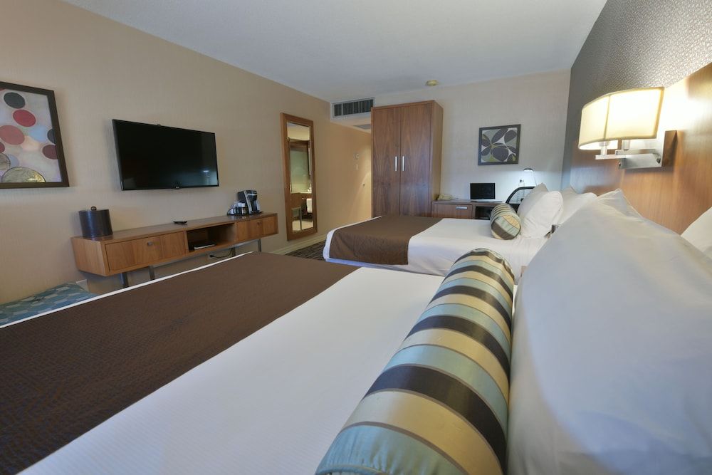 undefined Hotel Universel Montreal 10