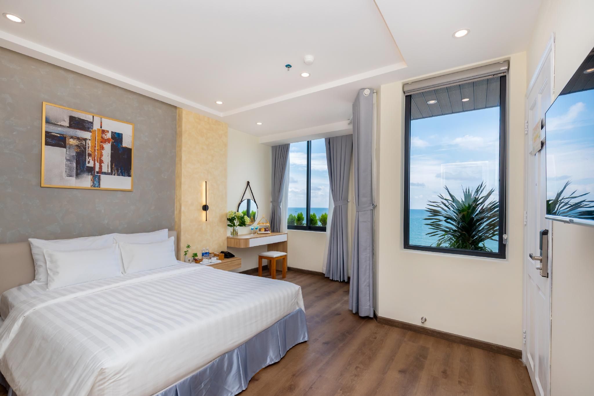 Suite - 2 Adults, Side Sea View